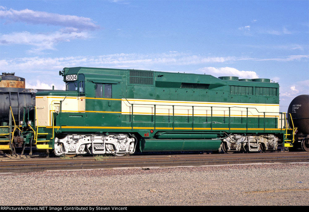 Arizona & California GP30m #3004. Not yet lettered.